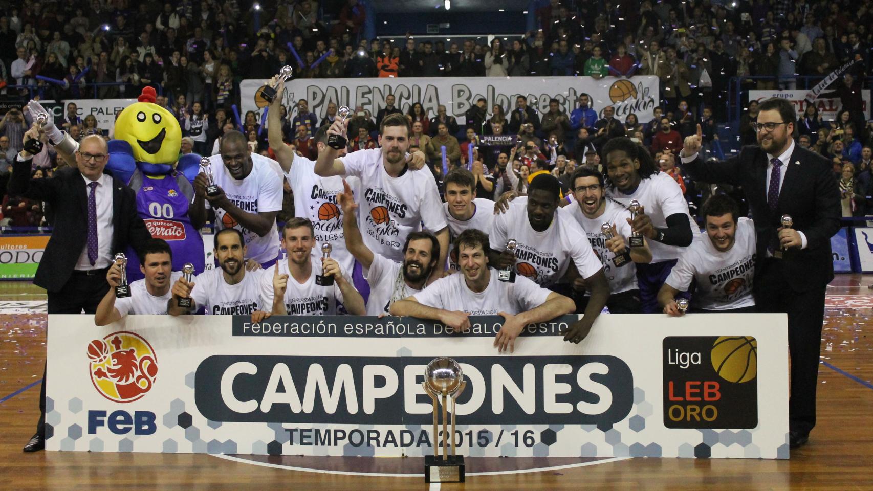 Palencia celebra el ascenso conseguido este curso.