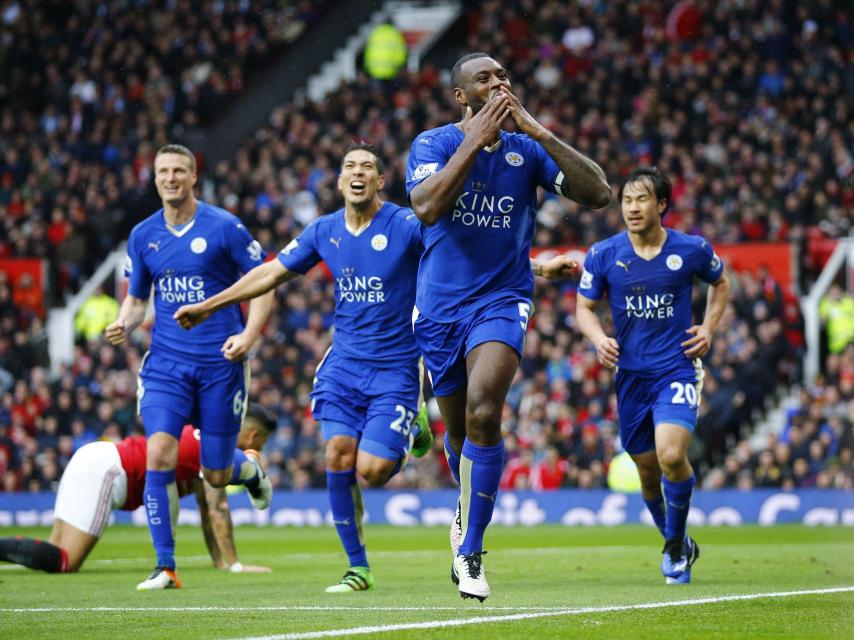Wes Morgan celebra el gol contra el United.