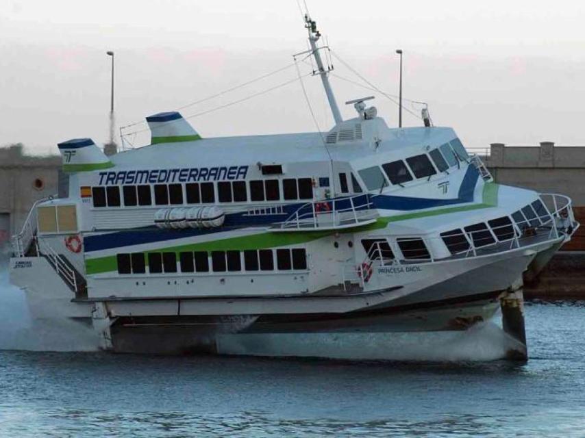 Uno de los Jet-Foils que operaban entre islas en los años 80 y 90.