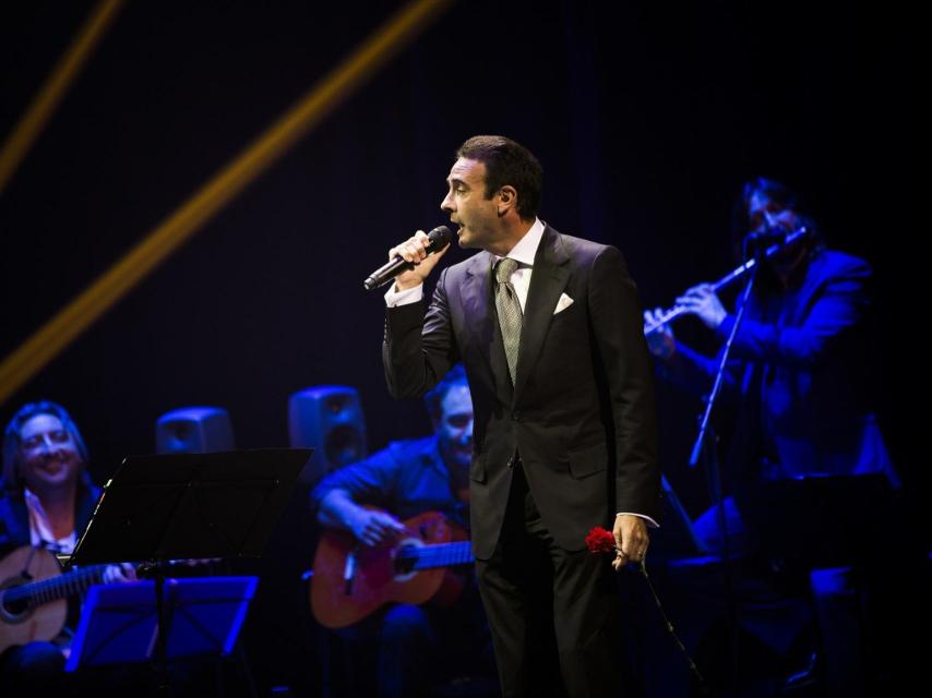 Ponce ha sido aclamado por el público tras su actuación