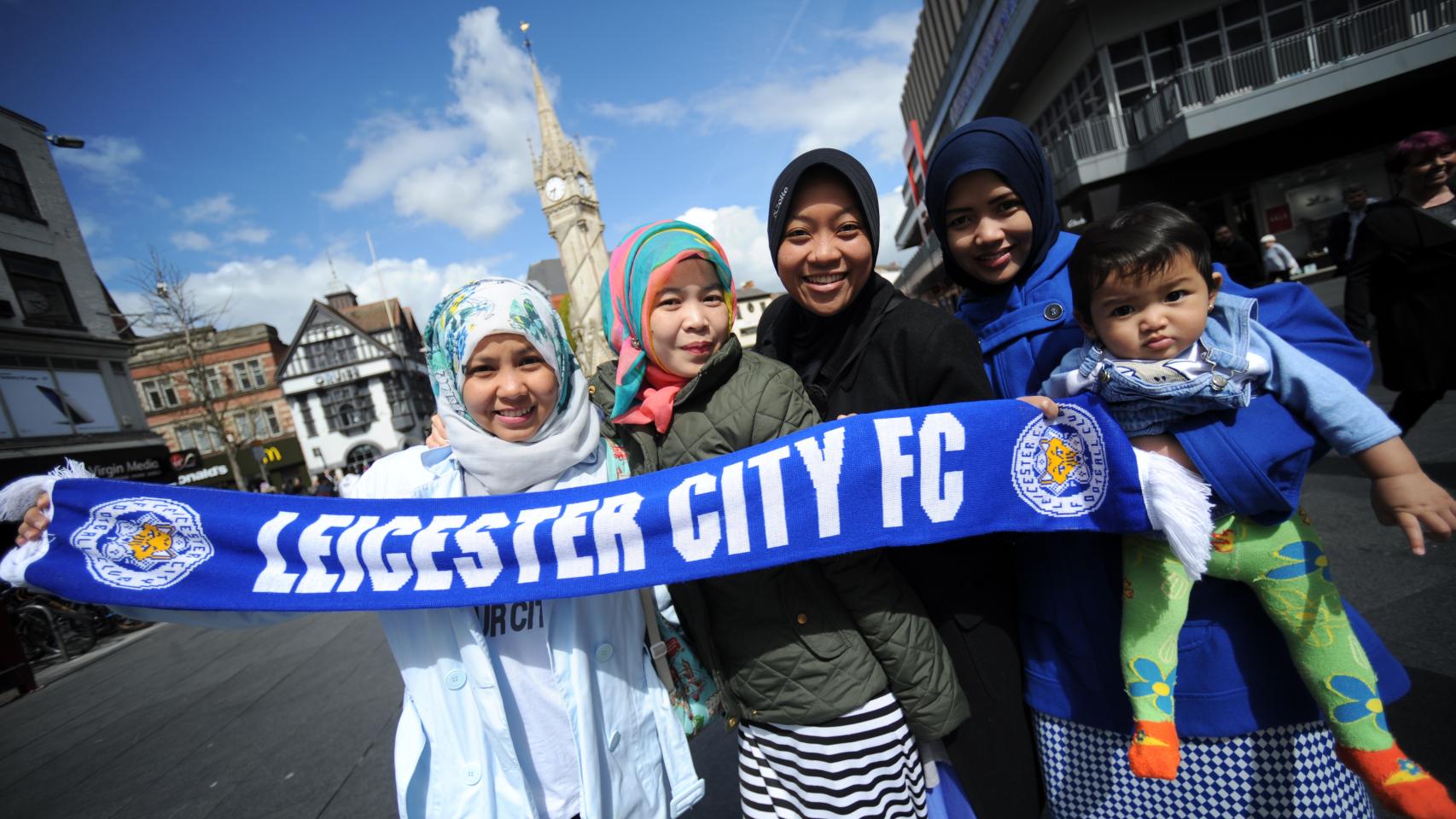 Celebraciones en Leicester tras proclamarse líder de la Premier. Foto: Getty Images.