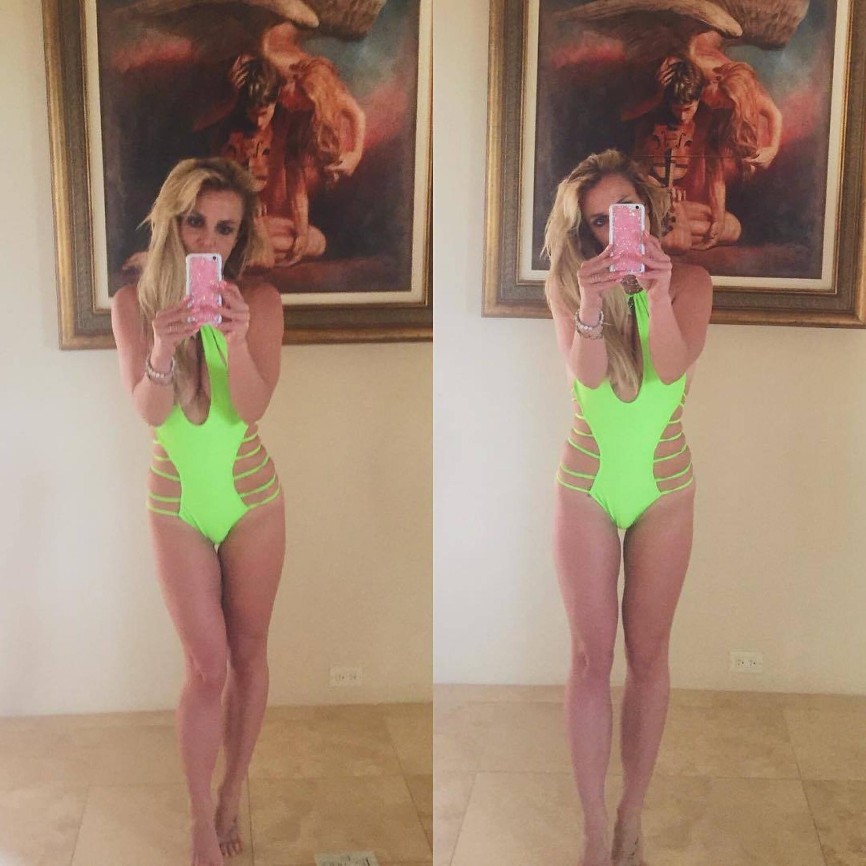 Britney Spears luciendo bañador