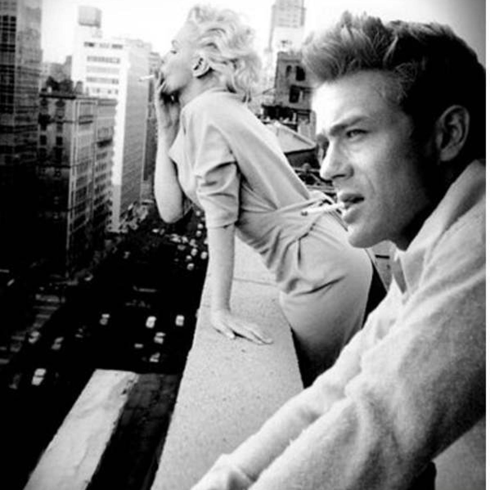 El montaje de Anashé en el que James Dean y Marilyn Monroe aparecen fumando
