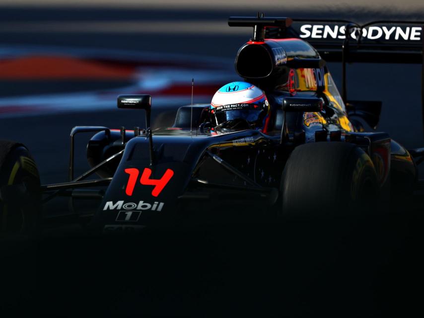 Fernando Alonso en su McLaren este mismo mes.