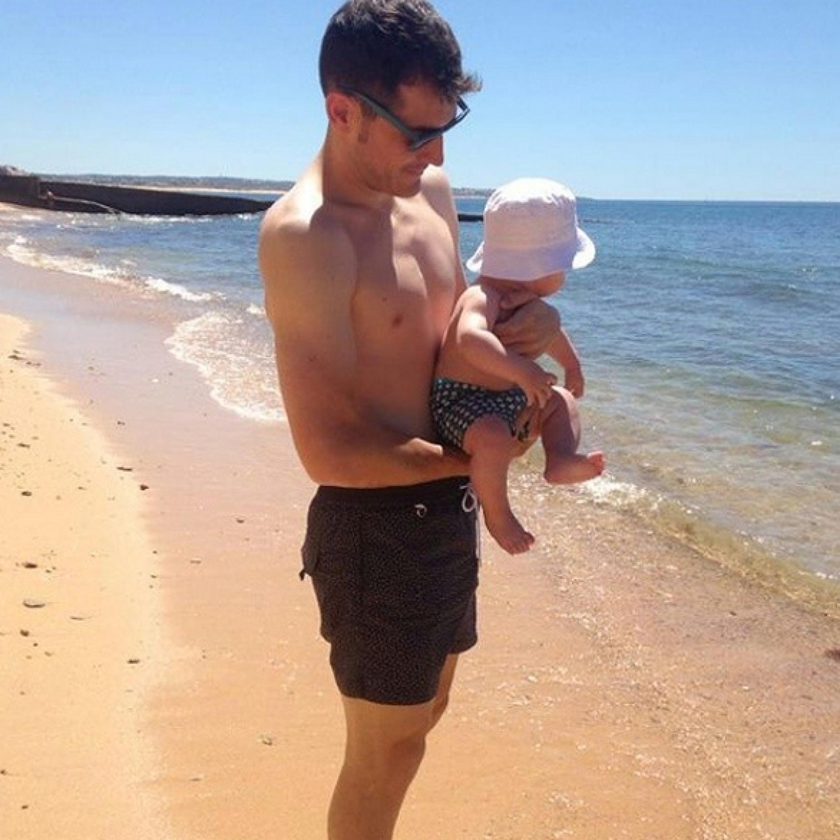 Iker con su hijo Martín Casillas Carbonero