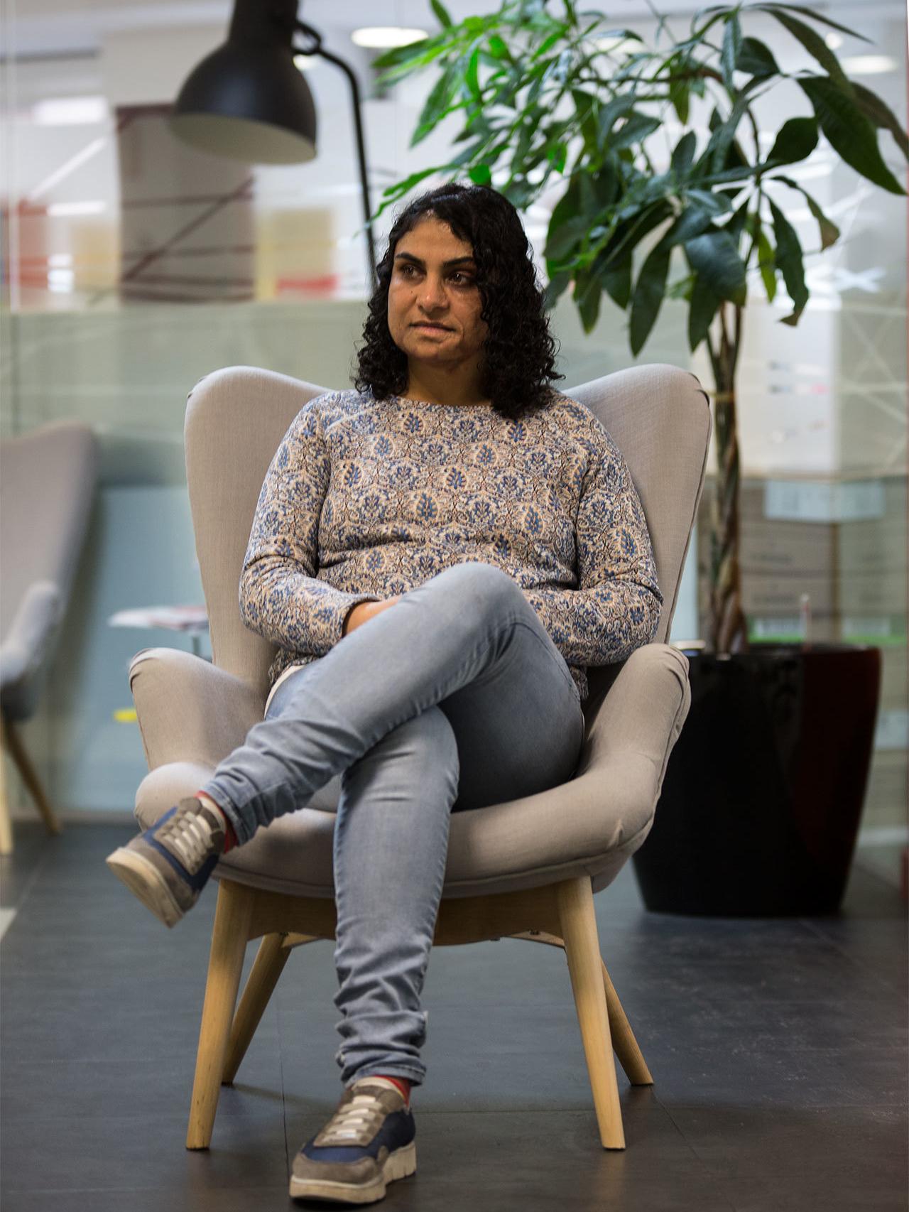 - Afganistán es amor-, dice Nadia, que quiere romper con los estereotipos de su amado país.