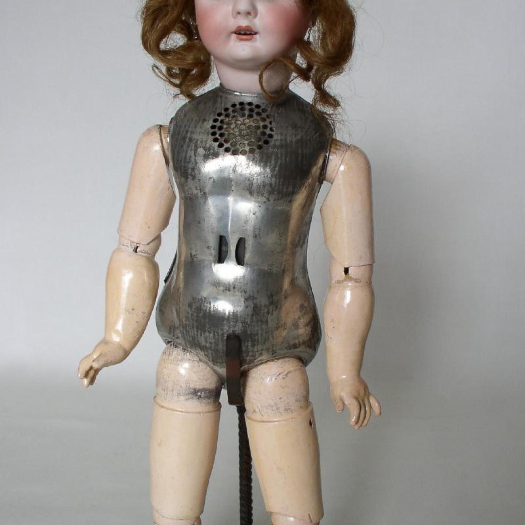Muñeca parlante de Edison (Colección Robin y Joan Rolfs)