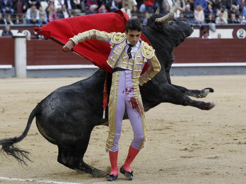 Miguel Ángel Delgado con el primero de su lote.