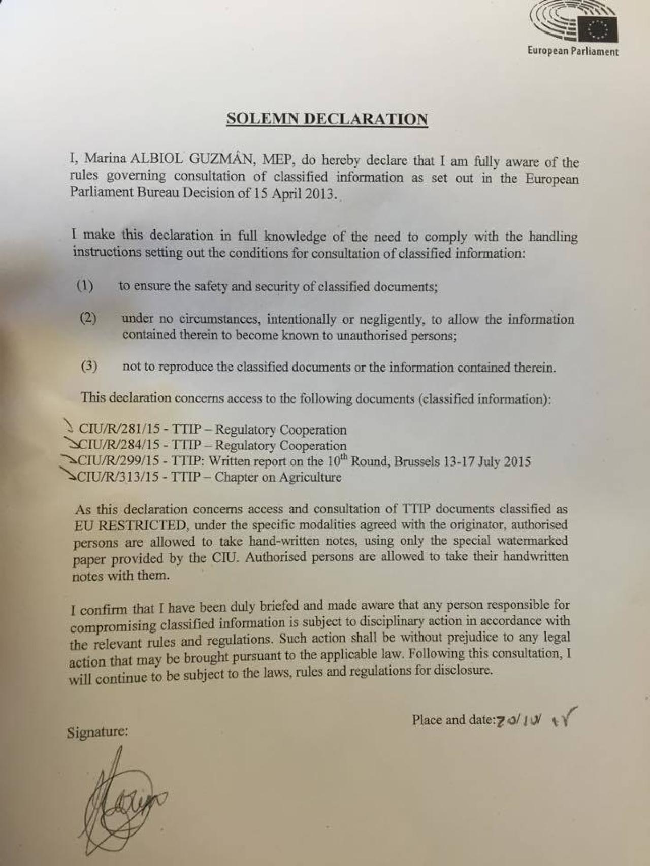 Compromiso de confidencialidad que deben firmar los eurodiputados antes de acceder a la sala secreta.