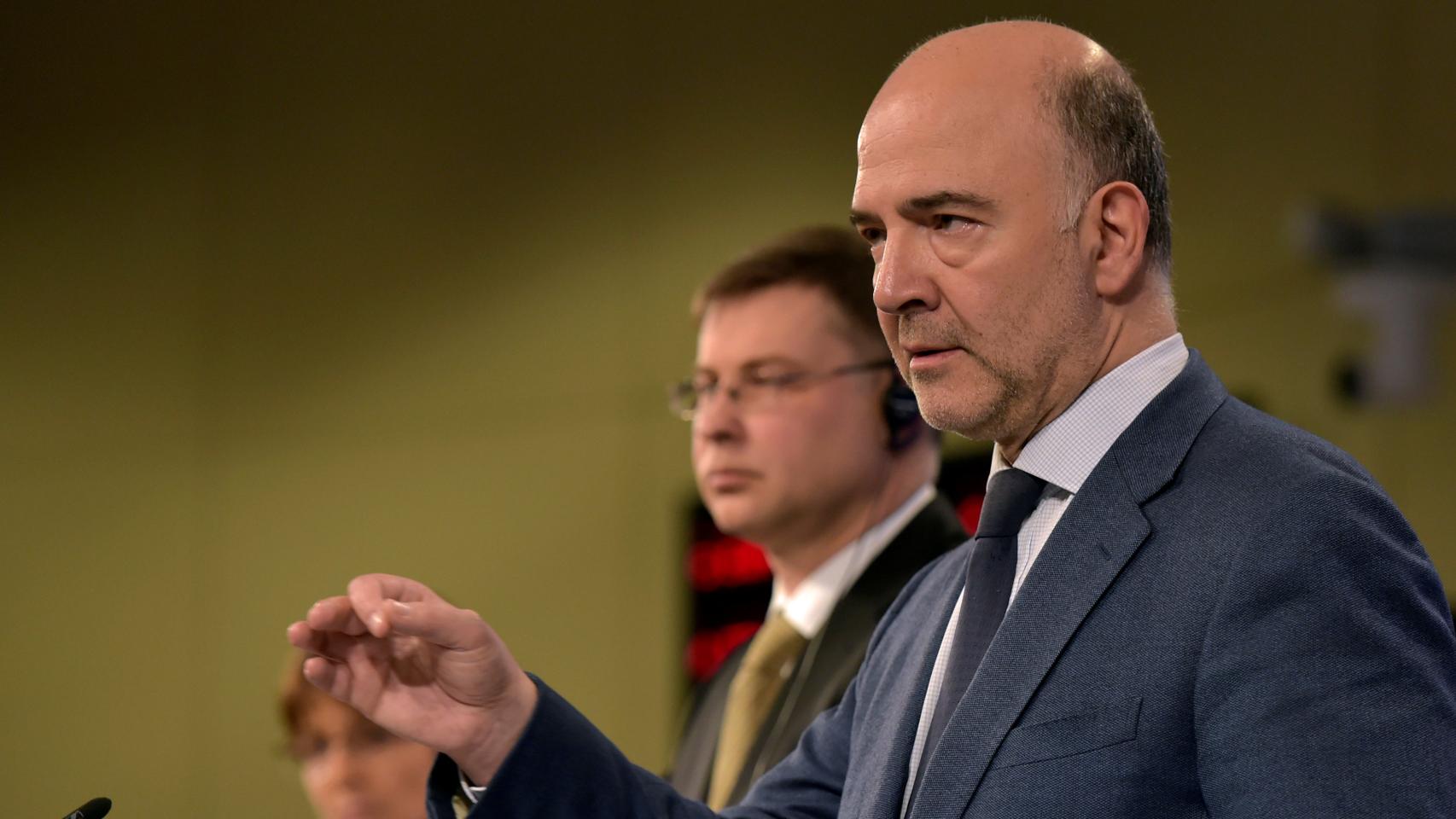 El comisario Pierre Moscovici justifica su decisión de retrasar la multa a España.
