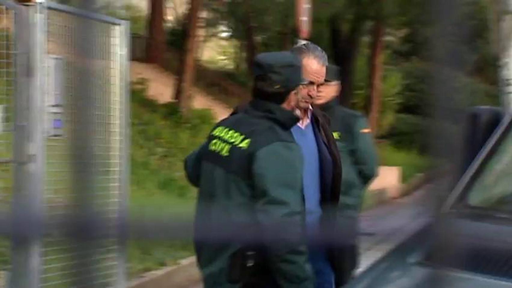 El ex banquero a su salida de los calabozos