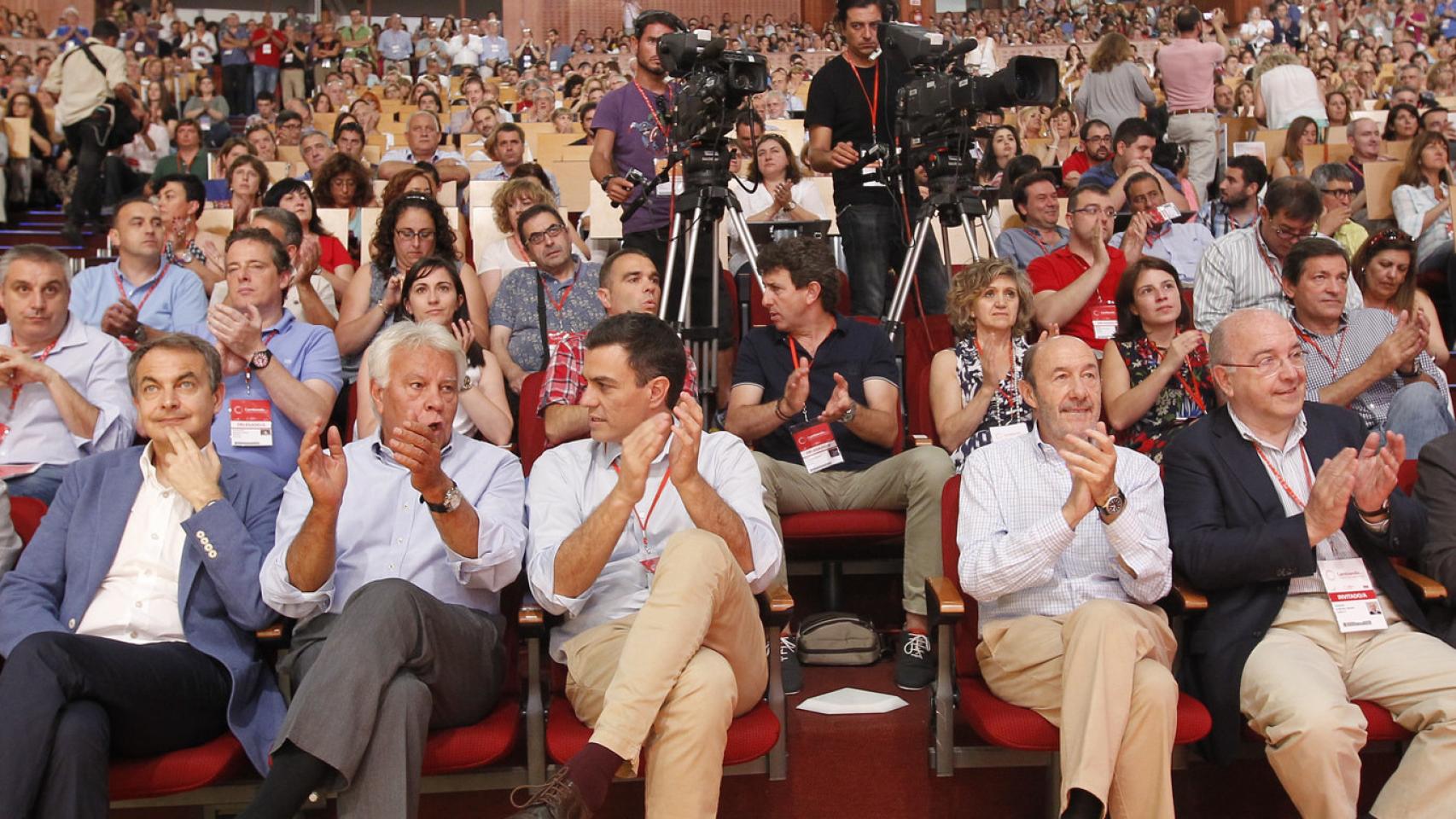Los secretarios generales del PSOE en democracia, en el congreso que eligió a Sánchez en 2014.