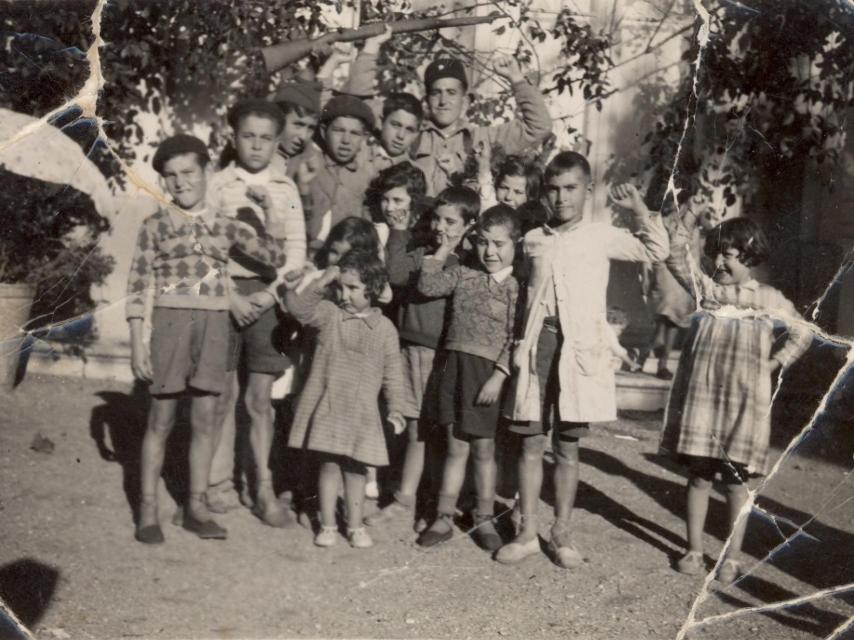 Niños en la carretera de Málaga a Almería.