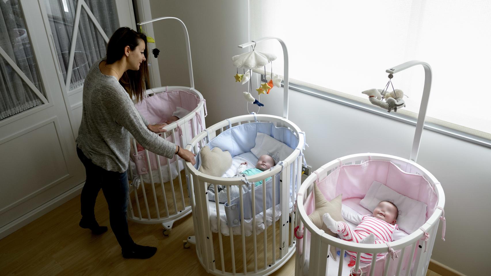 Natalia con sus bebés.