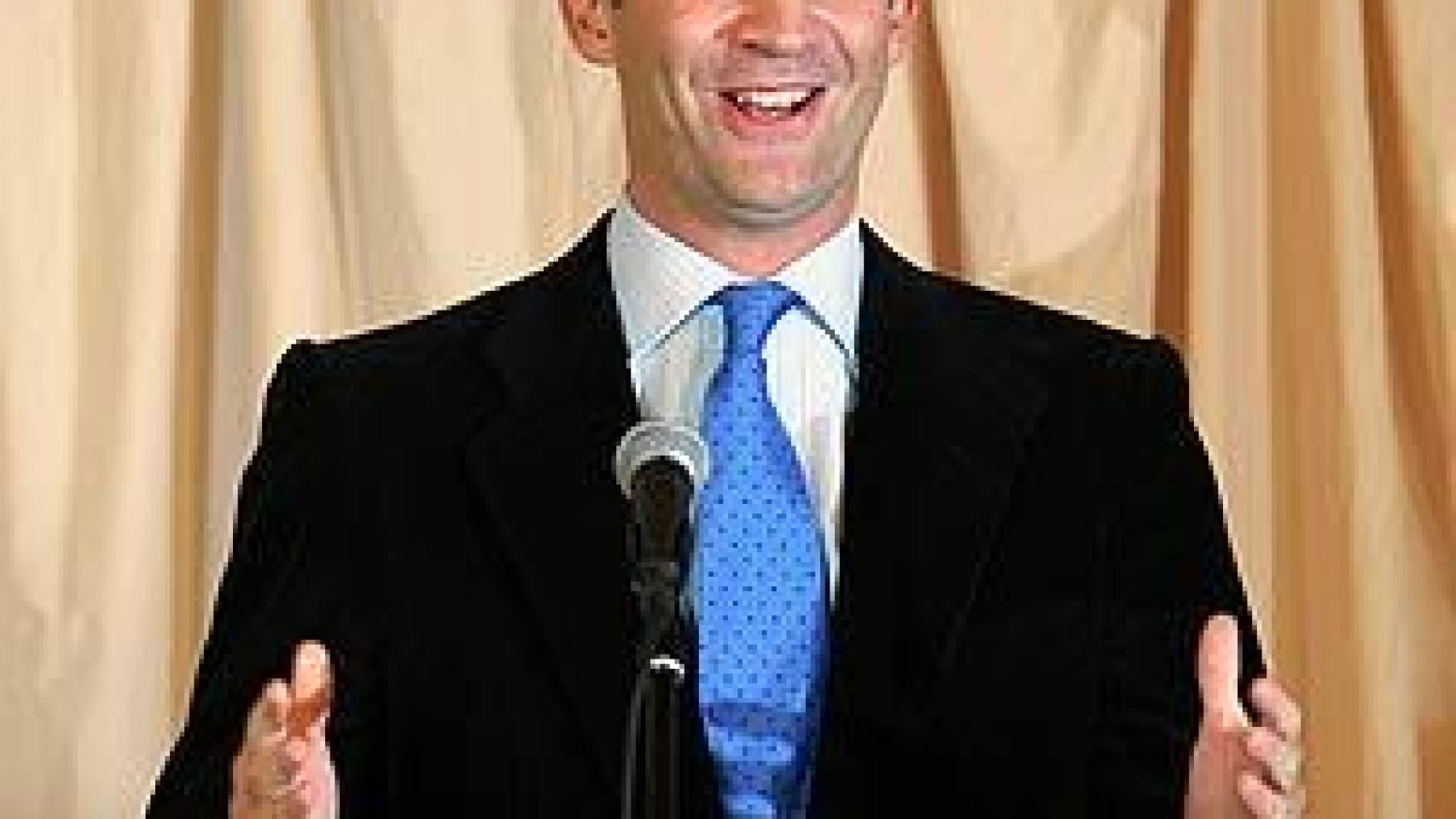 El Príncipe Felipe feliz anunciando el nacimiento de Doña Leonor