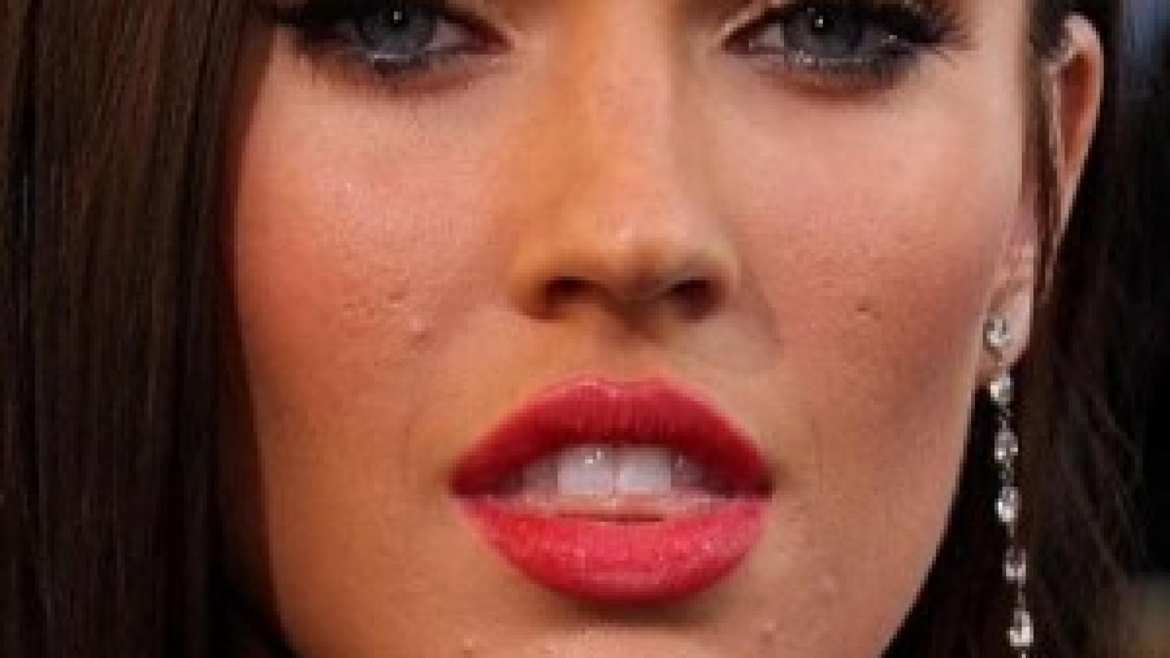 La actriz Megan Fox ha tenido acné.