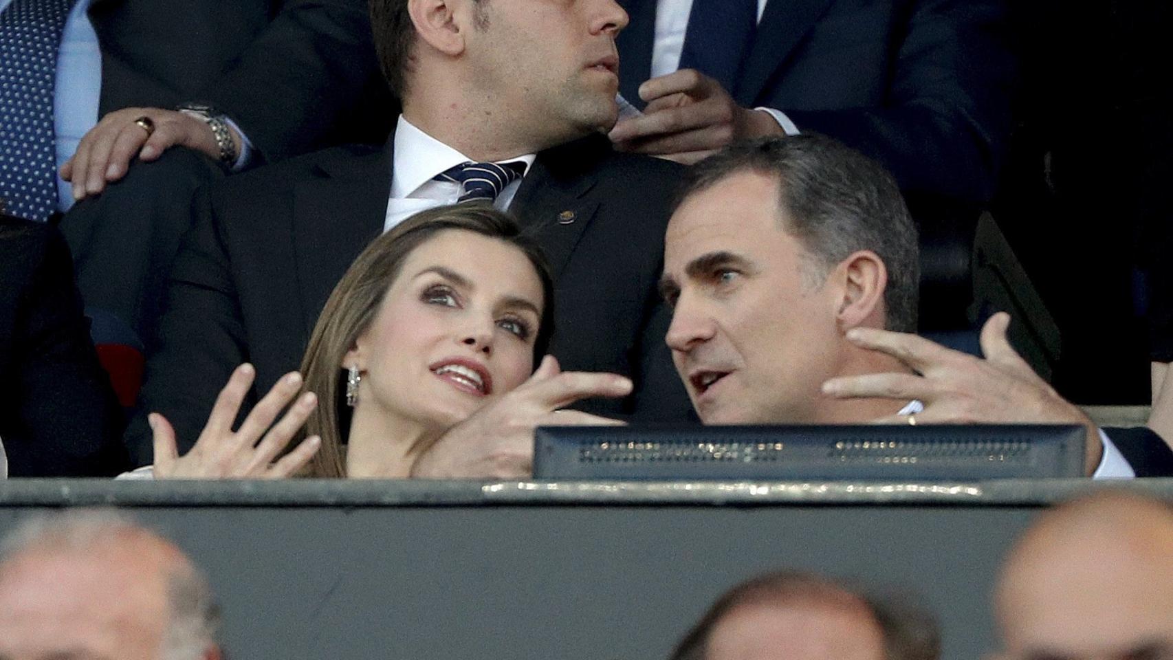 Doña Letizia no ha parado de hablar durante todo el encuentro con su marido