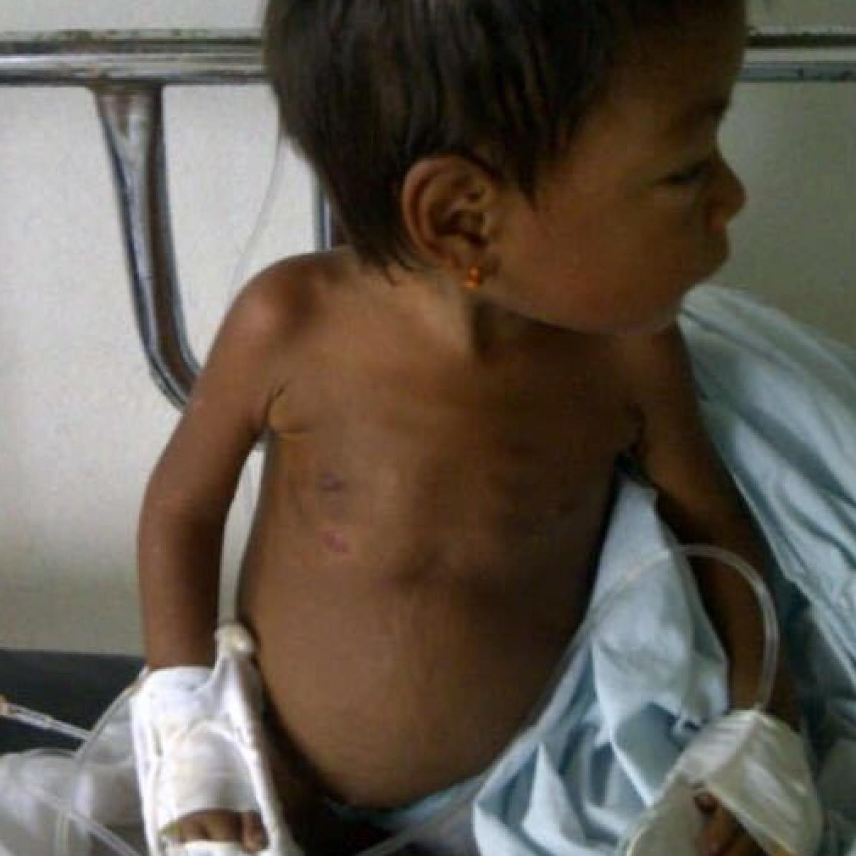 Imagen de una de las niñas ayudadas por la periodista