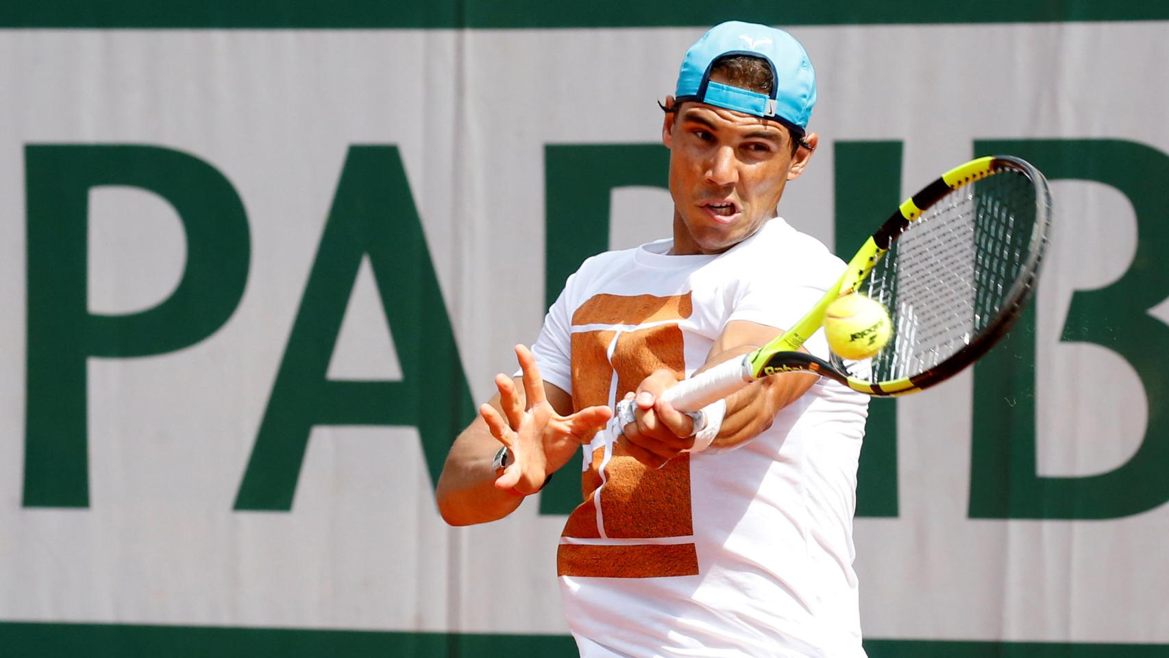 Rafa Nadal entrenando en Roland Garros.