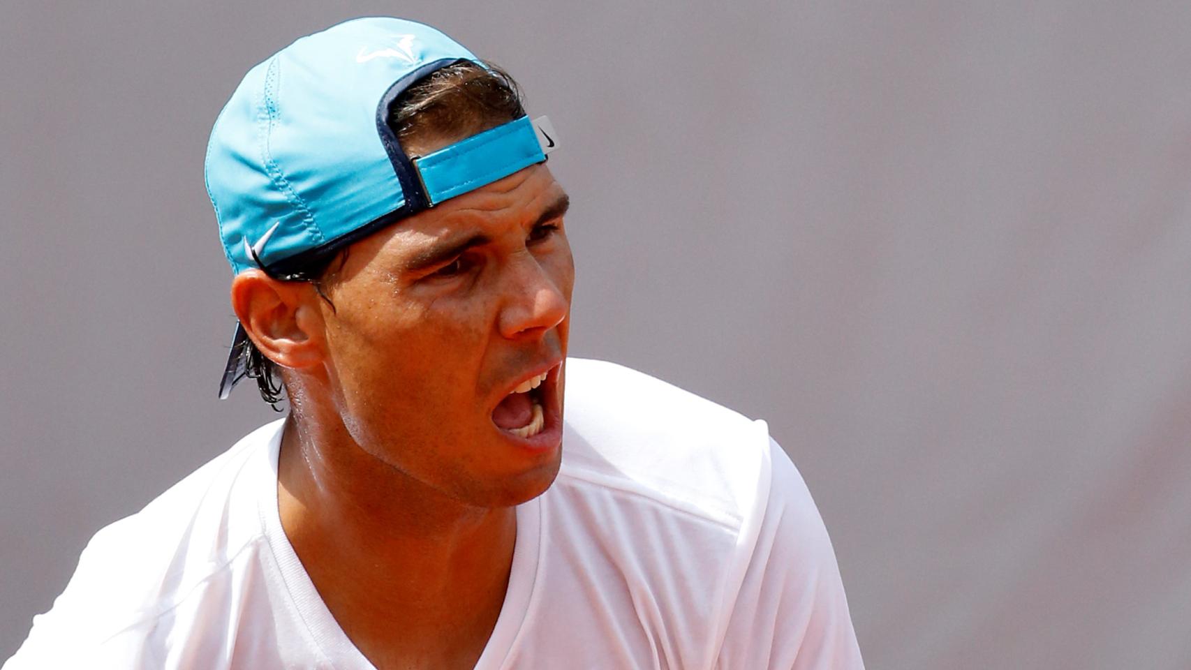 Nadal se entrena en París antes de su debut.