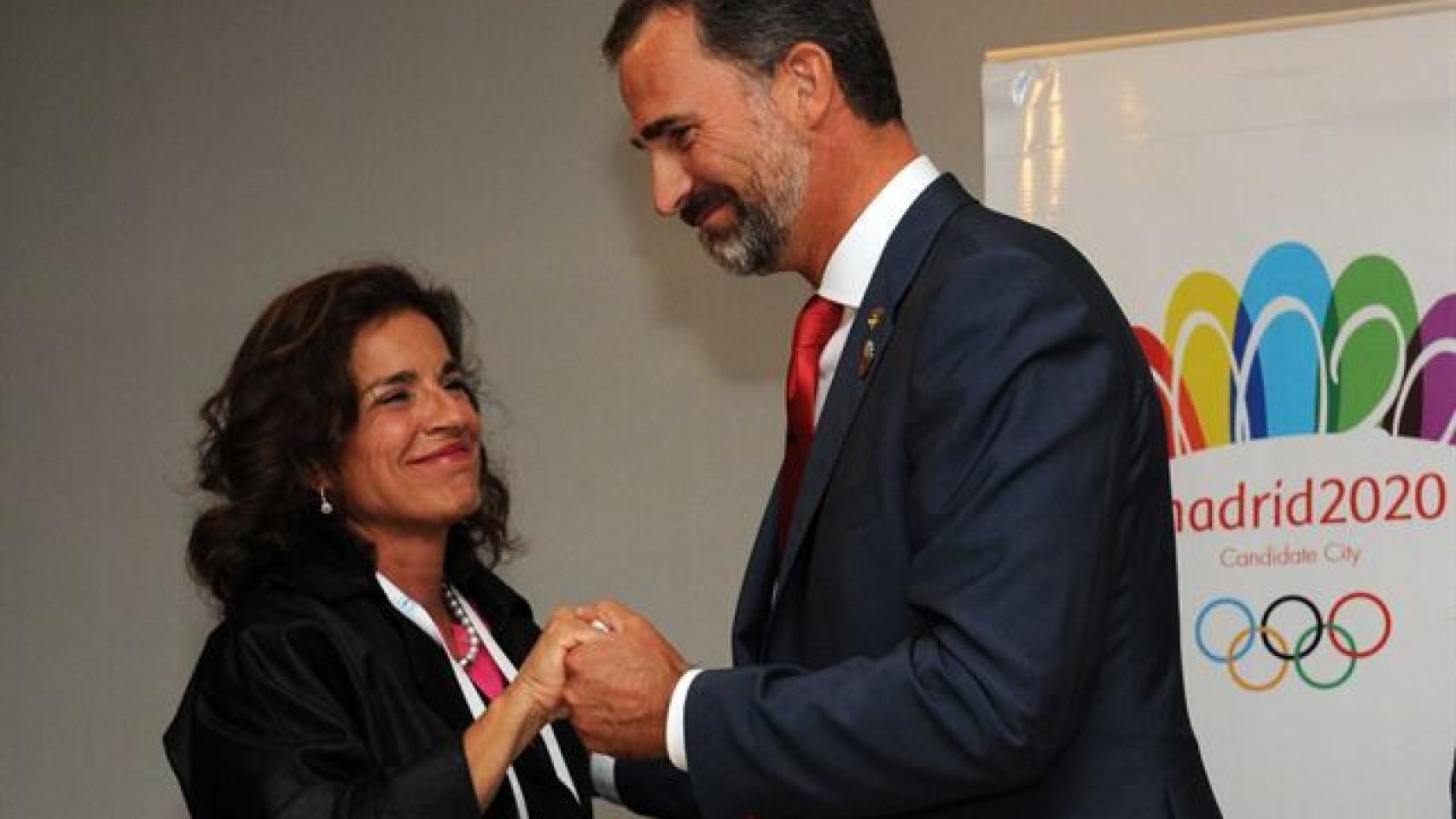 Botella saluda al Rey.