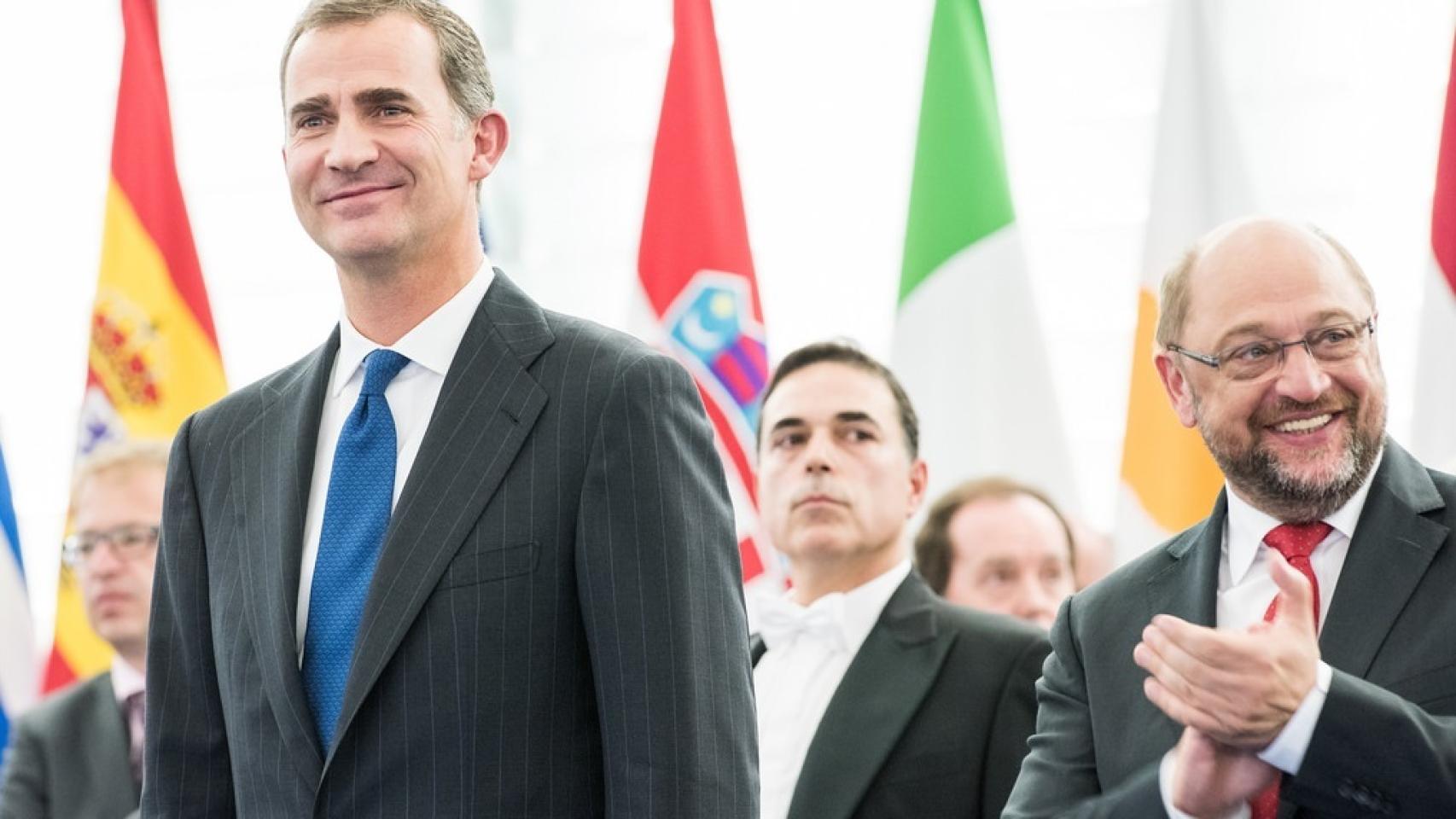 El Rey en su visita a Estrasburgo en 2015 junto al presidente de la Eurocámara, Martin Schulz.