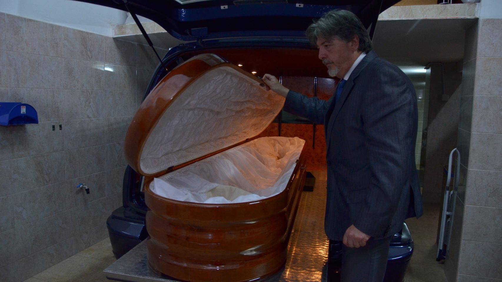 Martín Zamora, el dueño de la funeraria que recogió el cuerpo de Ndiaga