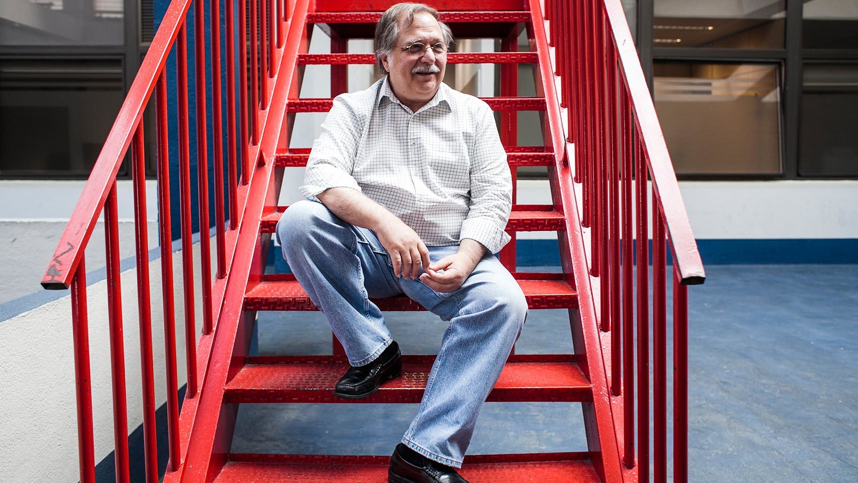 Herrero, en las instalaciones de la emisora.