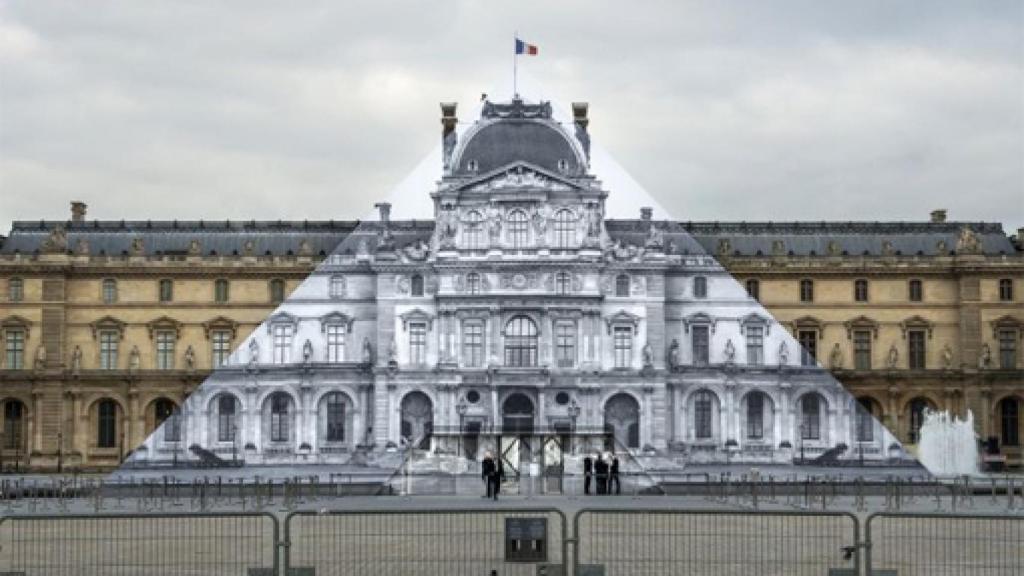 Image: ¿Dónde se ha metido la pirámide del Louvre?