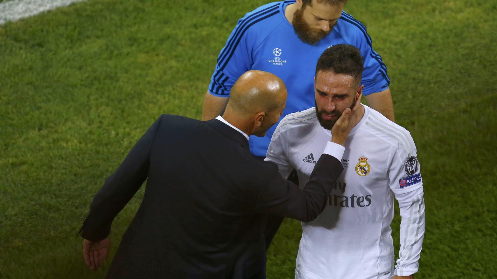 Carvajal sale llorando del campo.