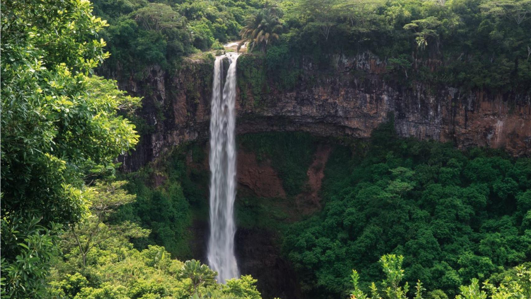 Cascada de Chamarel, lugar imprescindible para los amantes del trekking.