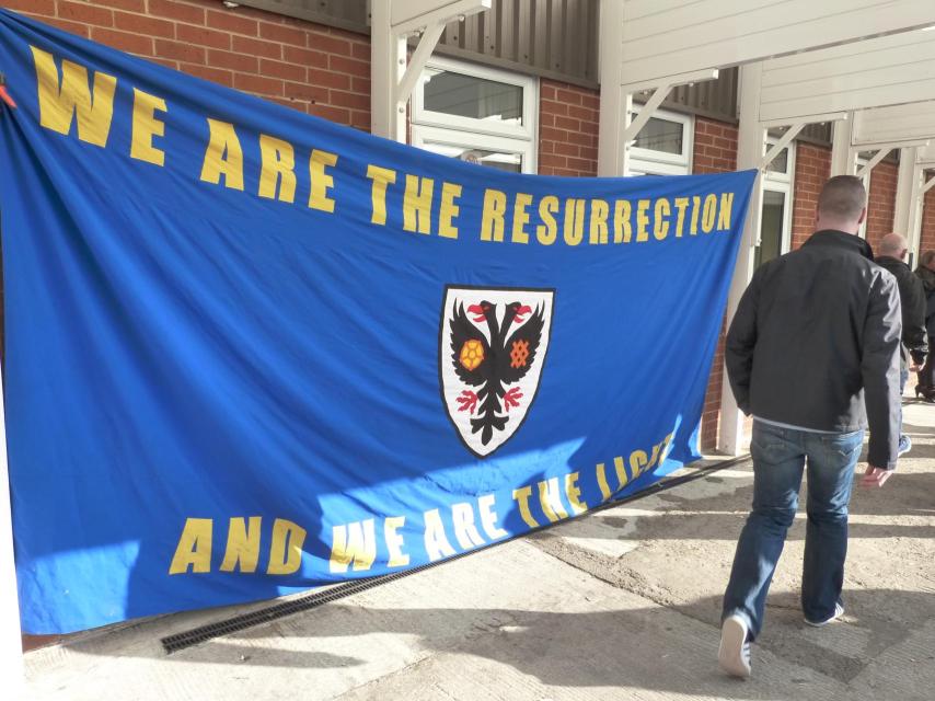 El Wimbledon fue herido de muerte pero sus aficionados lo resucitaron y no renuncian a nada.