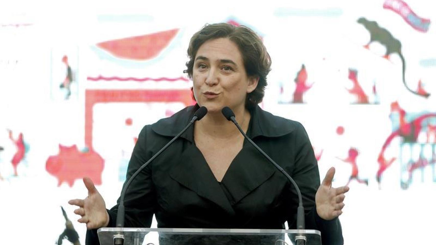 Colau responde: Rajoy ve en ayuntamientos del cambio al único rival PP