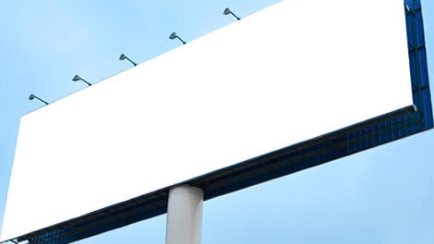 Vallas publicitarias vacías en Gijón