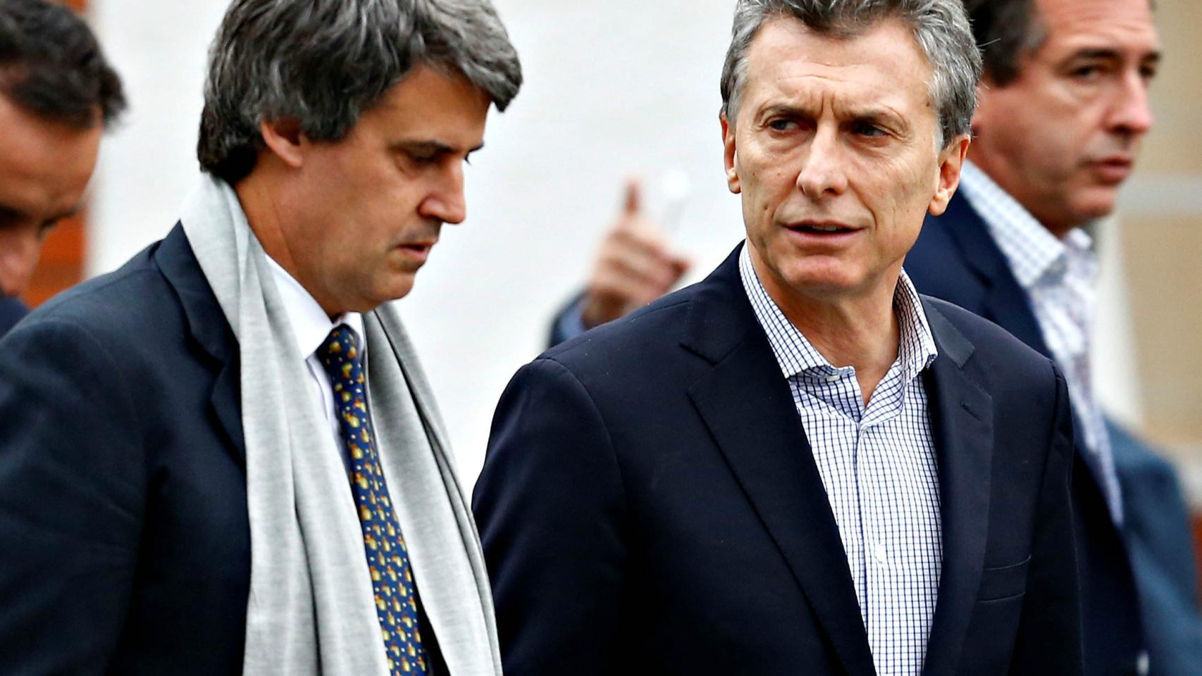 Mauricio Macri junto a Alfonso Prat-Gay en Buenos Aires