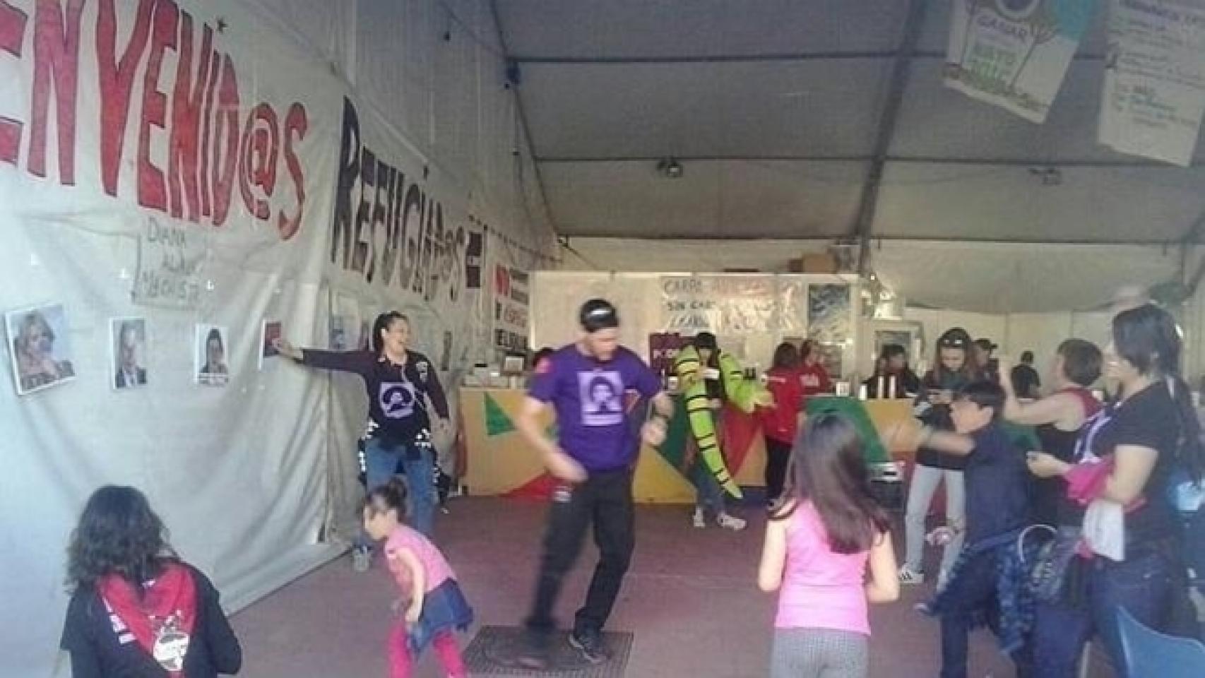 Otra de las imágenes de la actividad denunciada según el PP por los vecinos.