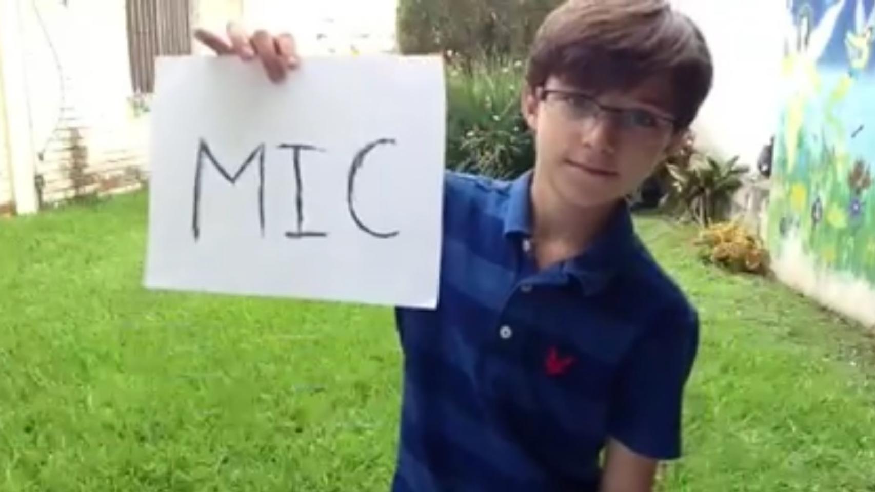 Dejar caer el micrófono como forma de callar bocas