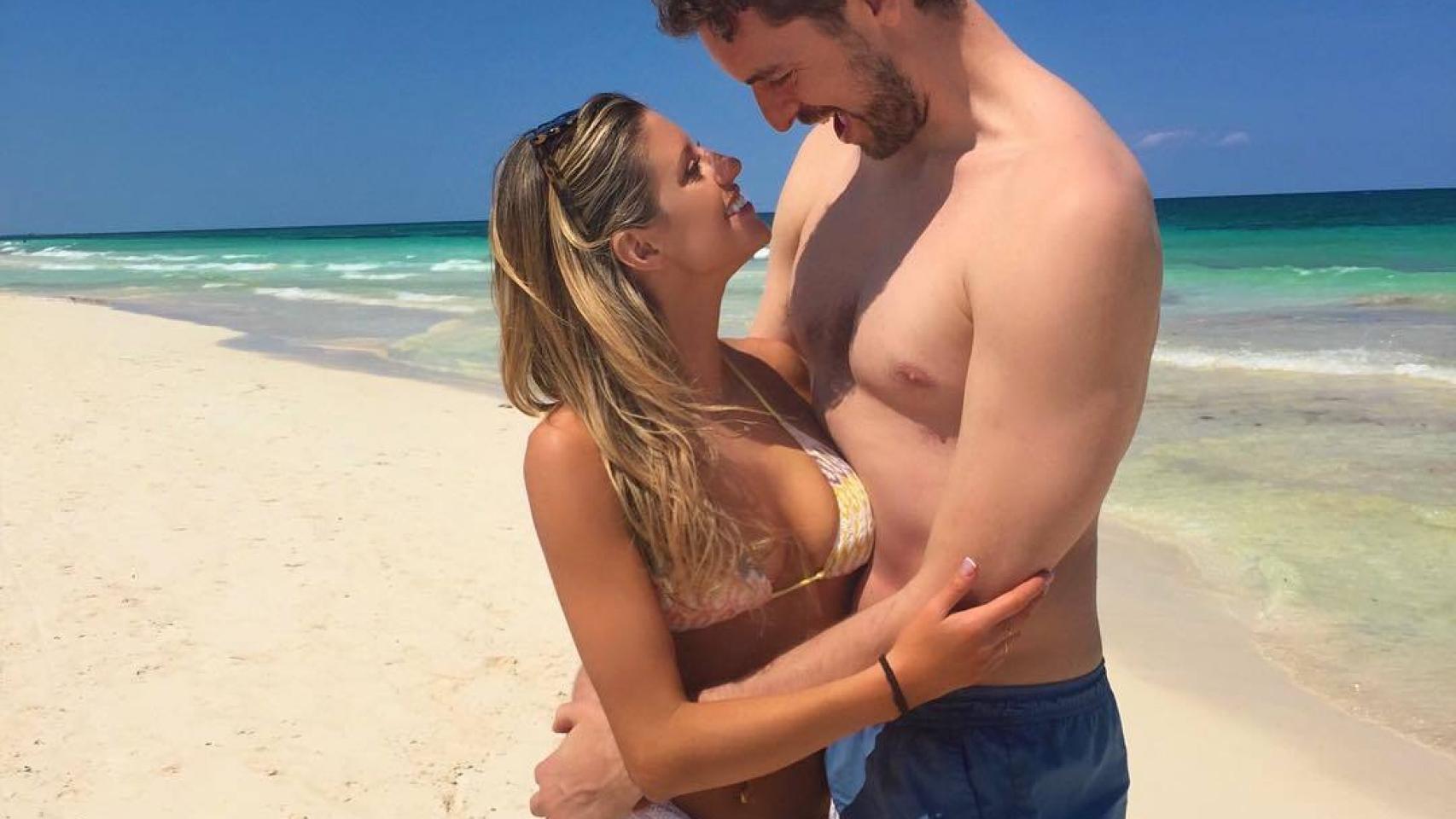 Pau Gasol con su novia Catherine McDonnell.