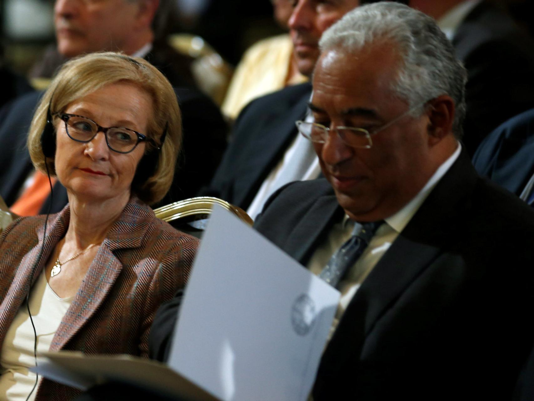 Costa, junto a la supervisora del BCE, Daniele Nouy.