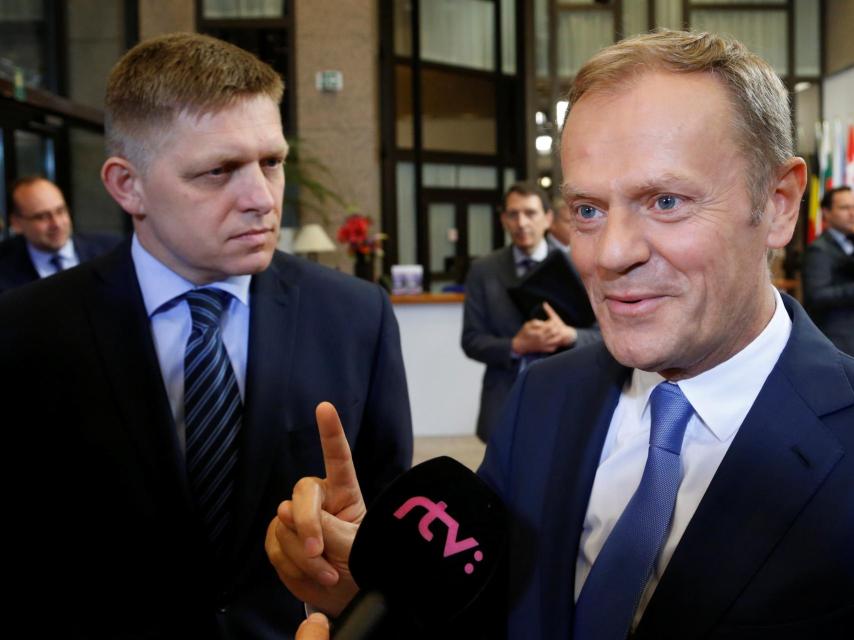 El primer ministro eslovaco, Robert Fico, y Donald Tusk.
