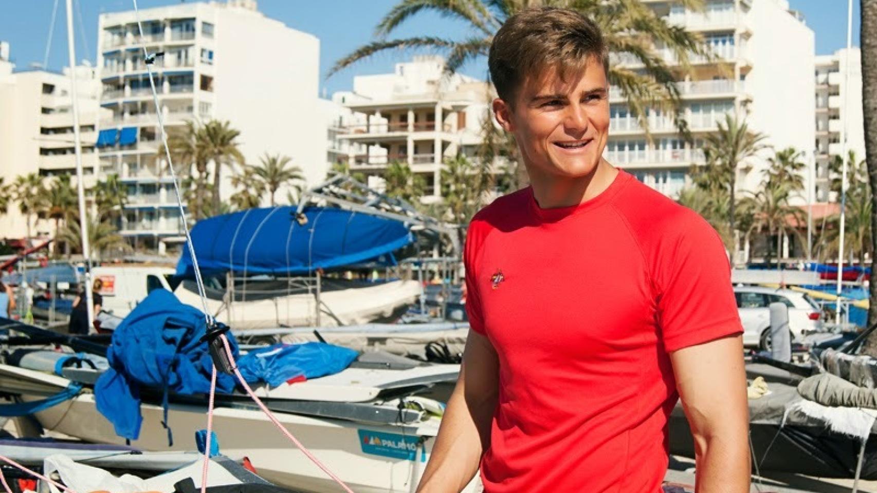 Diego Botín con la camiseta oficial del Equipo Olímpico Español de Vela