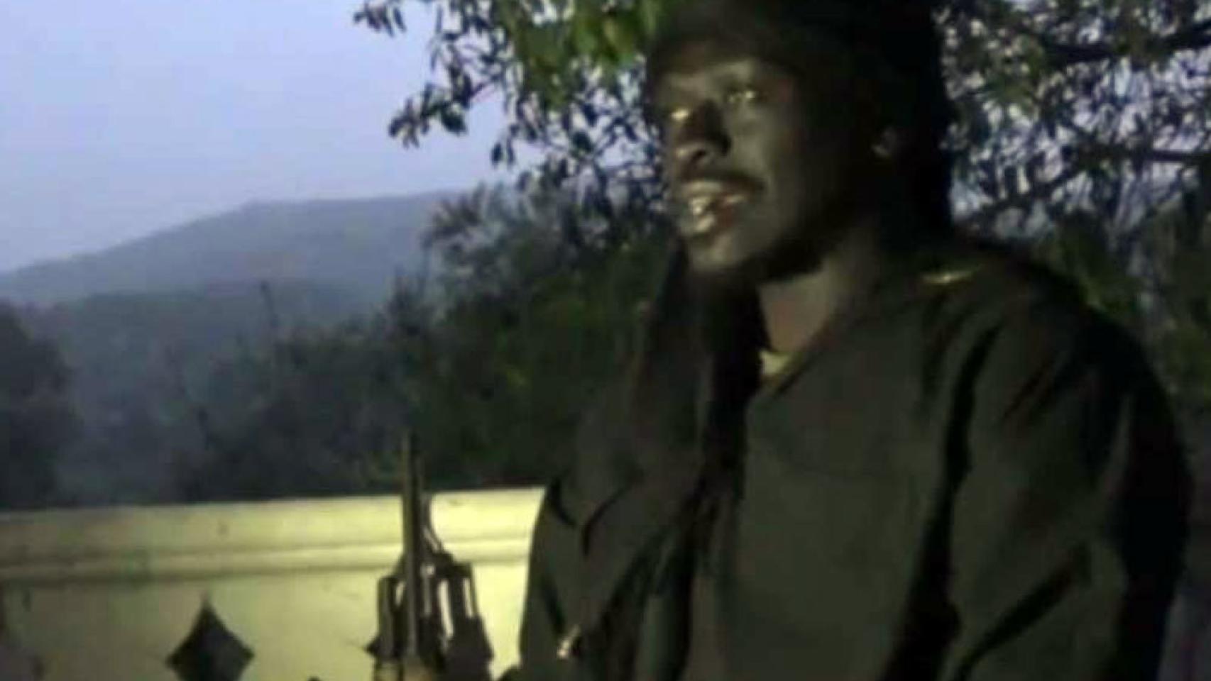 Omsen fingió su muerte y es capaz de adaptar su mensaje a la audiencia que tenga enfrente.