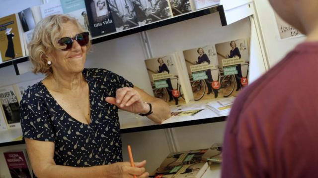 Manuela Carmena fue la estrella de la Feria del Libro del año pasado.