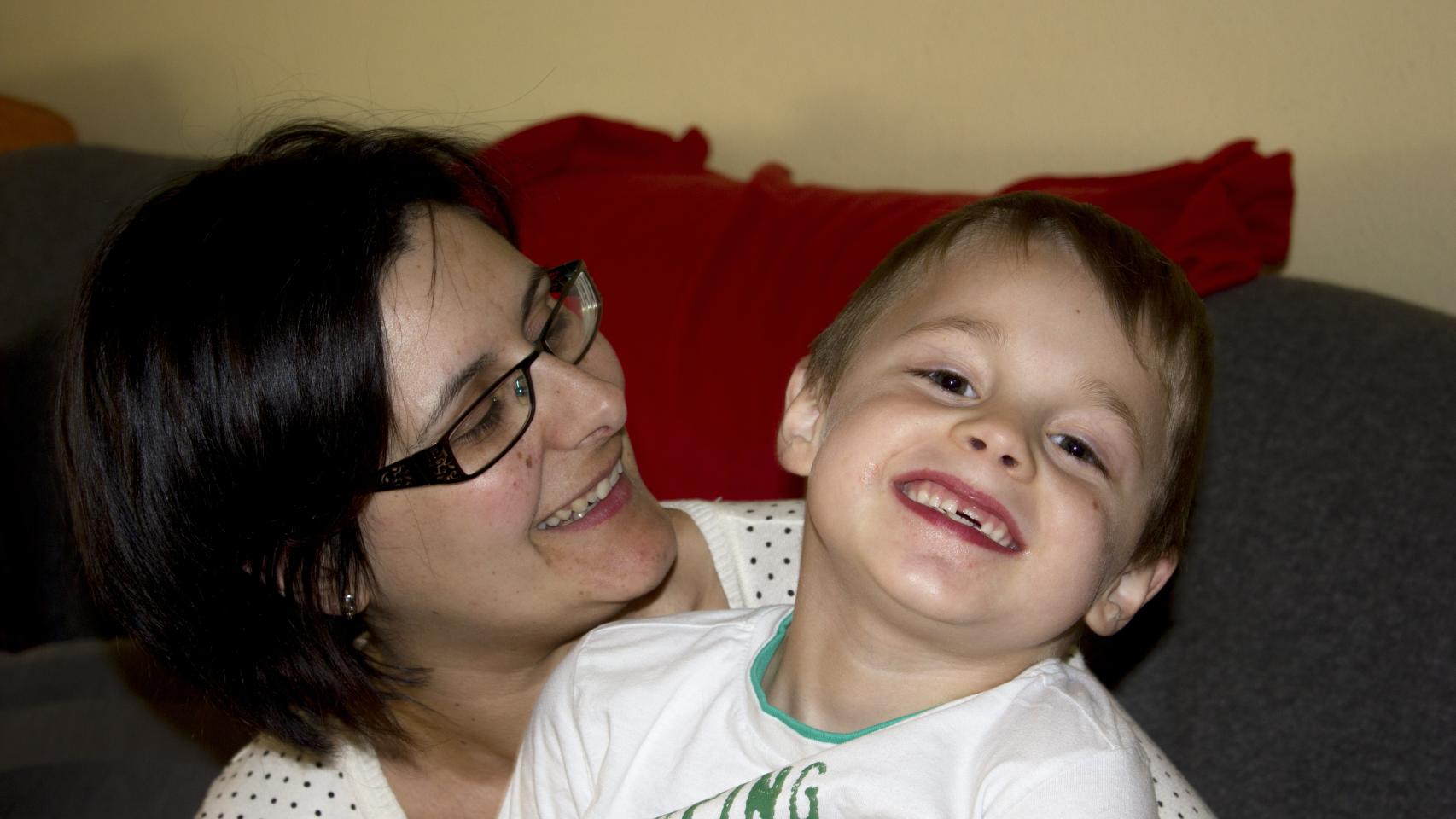 Carmen Baltasar con su hijo Sergio