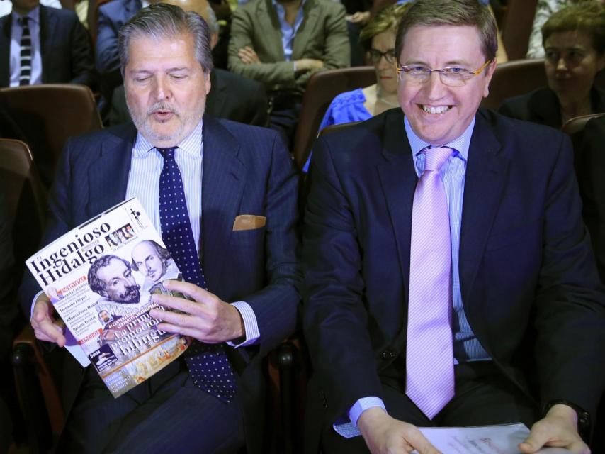 Íñigo Méndez de Vigo junto al director de Políticas Públicas y Relaciones Institucionales de Google España y Portugal, Francisco Ruiz Antón.