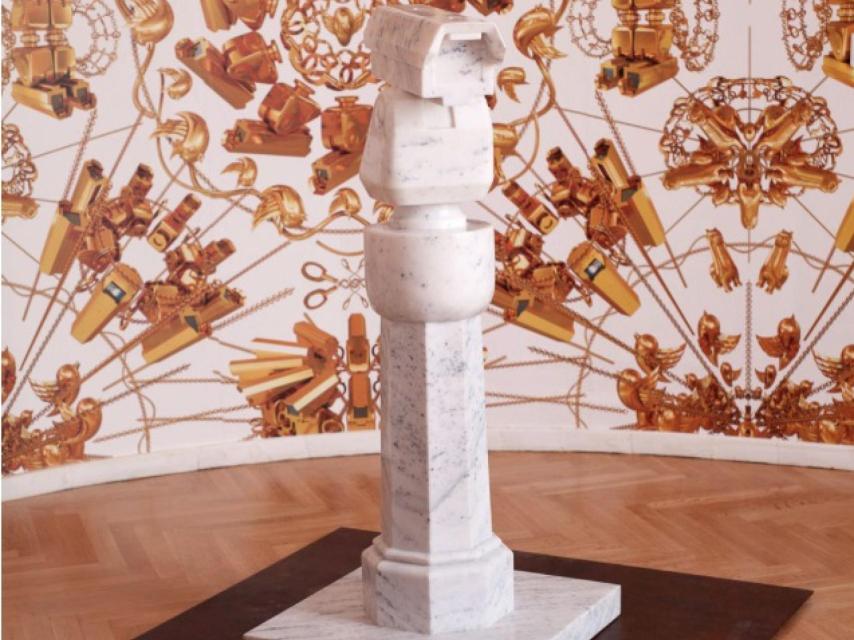 Surveillance Camera with Plinth 2015 _ Photo Paris Tavitian © Museum of Cycladic Art.