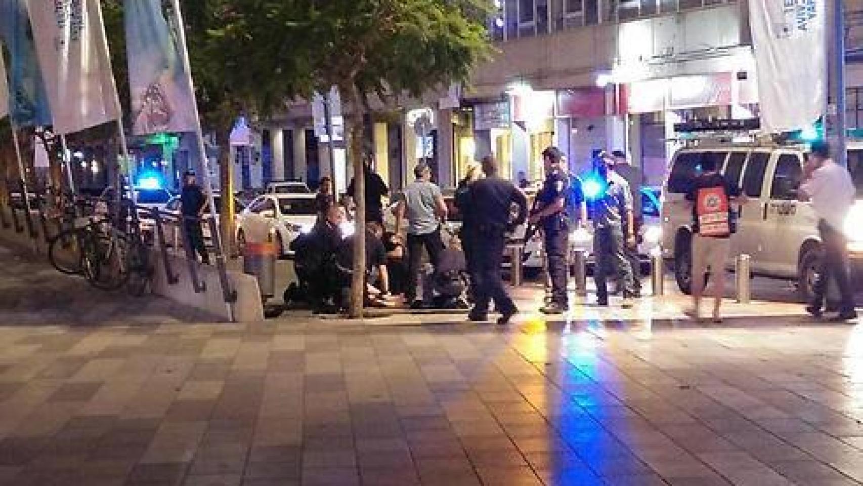 Imagen de las cercanías del centro comercial donde se ha producido el ataque