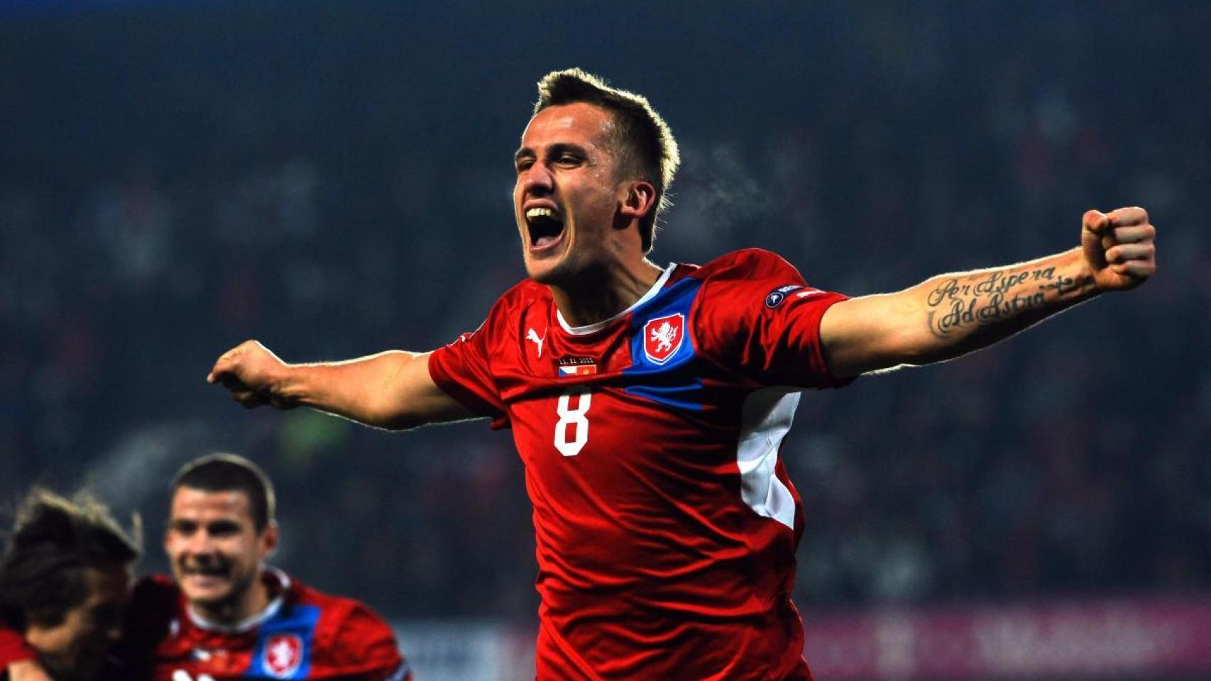 Necid, el delantero checo que más asusta a España.