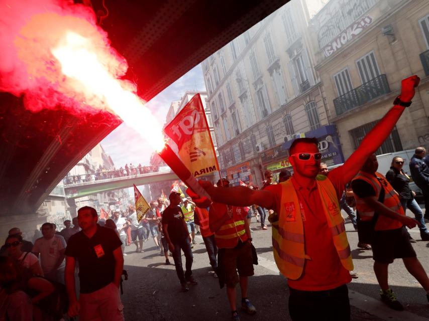 Varios manifestantes durante la protesta en París.