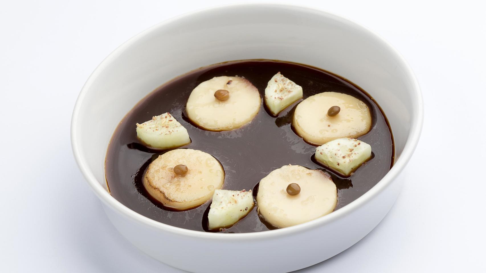 Tuétano, pepino y brote de lenteja de Casa Gerardo.